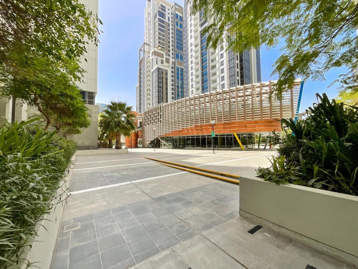 Higuests - Roomy Apt With Infinity Pool Close To Burj Khalifa Дубай Экстерьер фото